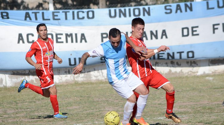 Unión y Villa de la Quebrada igualaron en el debut