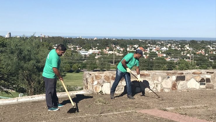 Urbanismo y Parques delinea tareas en la Plaza del Cerro