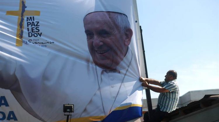 El Papa inicia hoy su gira por Chile y Perú