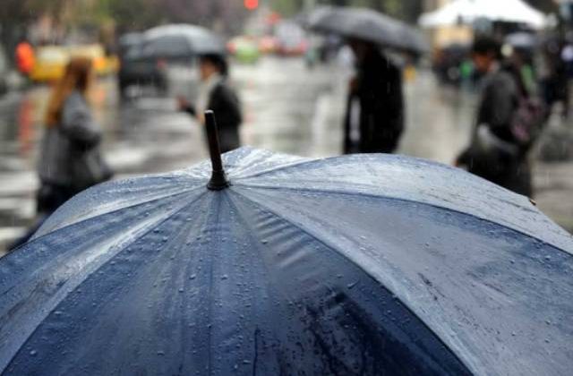 Paraguas a mano: pronostican lluvias hasta el miércoles