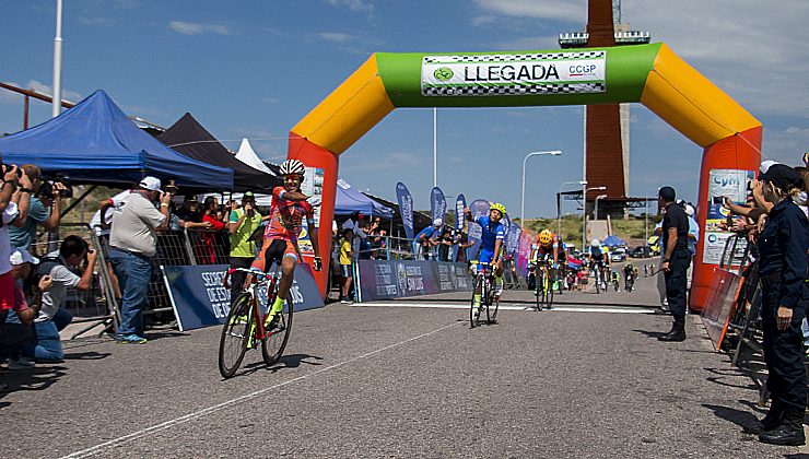 Valentín Castro fue contundente en el sprint final