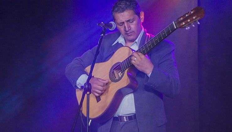 El folclorista Javier Roa se presentó en el Ciclo Cultural