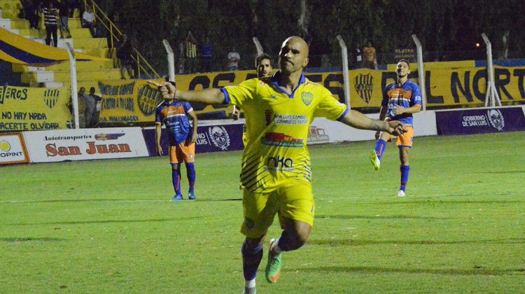 Juventud venció a Deportivo Roca y sigue arriba en el grupo 