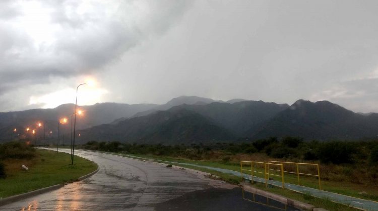 Alerta por tormentas fuertes con ráfagas y caída de granizo