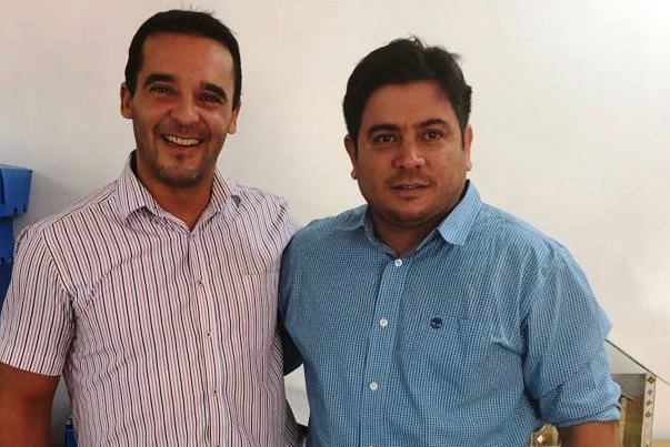 El ministro de Desarrollo Social, Sergio Tamayo, junto al jefe del Programa Medicina del Interior, Juan Pablo Ojeda.