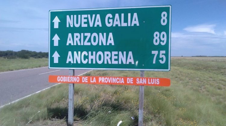 Colocaron 153 nuevos carteles viales en la Autopista por la Paz en el Mundo