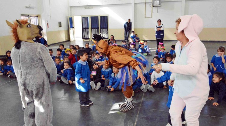 El nivel inicial de la escuela “Maestras Mercedinas” cumplió 32 años