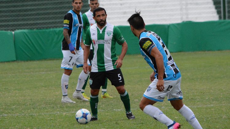 Estudiantes visita a Instituto en un partido clave