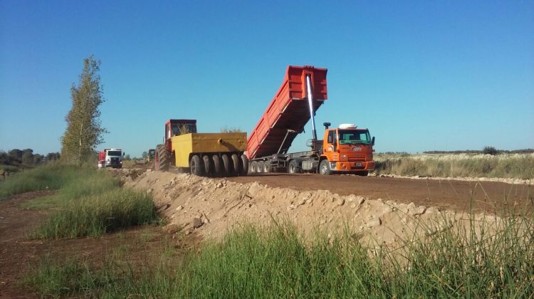Vialidad continúa trabajando en la Ruta Provincial 3