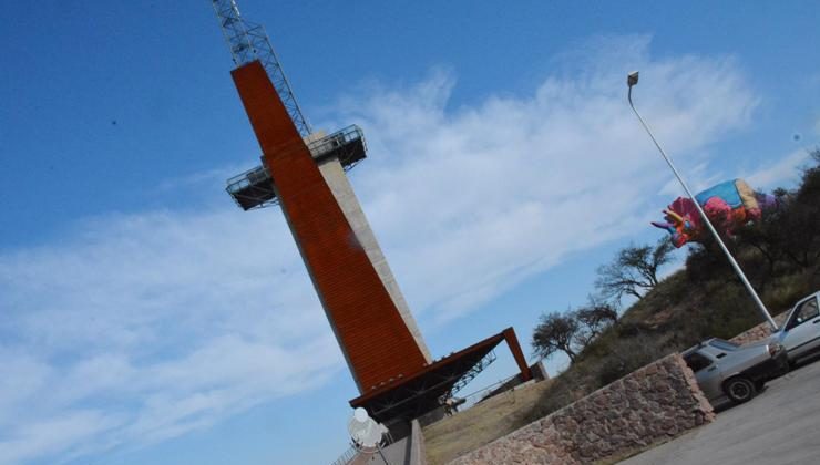 Muestra de pintura en el Hito del Bicentenario