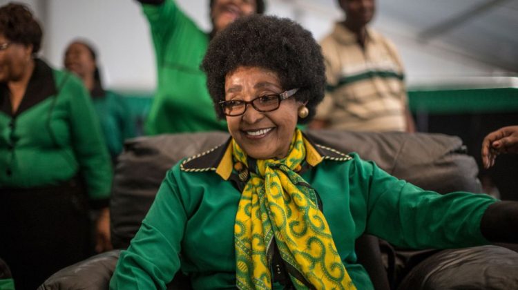 Murió Winnie Mandela, una luchadora contra el Apartheid