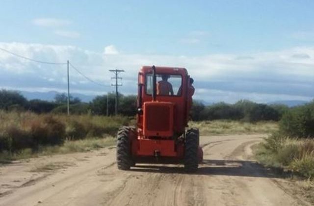 Reparan el camino que une Balde de Puerta y Baldecito