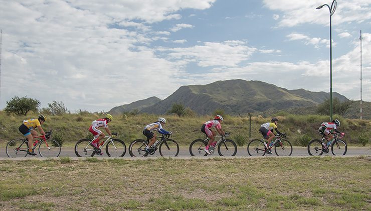 Una pedaleada por la fe: la bicicleteada, uniendo los dos cristos