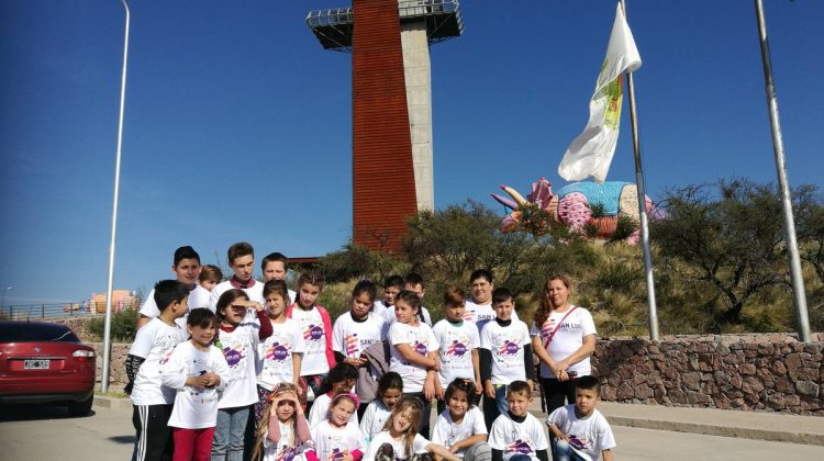 Alumnos de escuelas del interior recorrieron monumentos de la ciudad