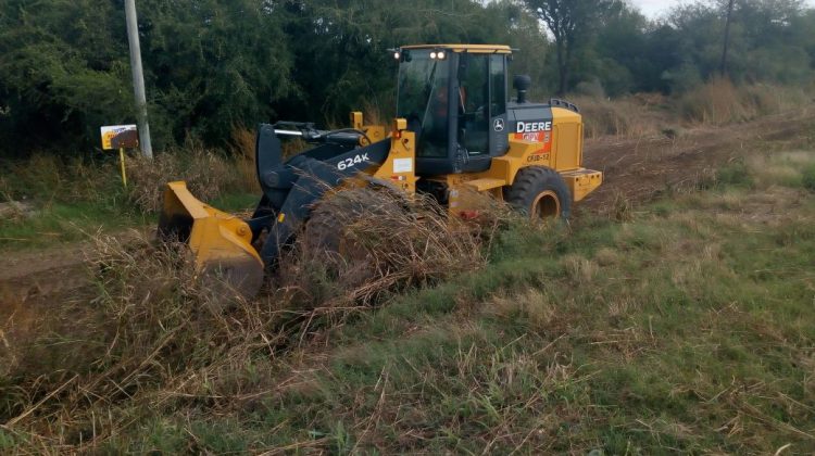 El Gobierno provincial trabaja en desagües pluviales y en el acceso al B° 272 viviendas