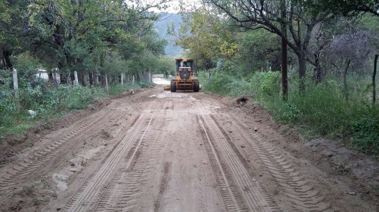 Tareas de mantenimiento en el acceso al río Gómez