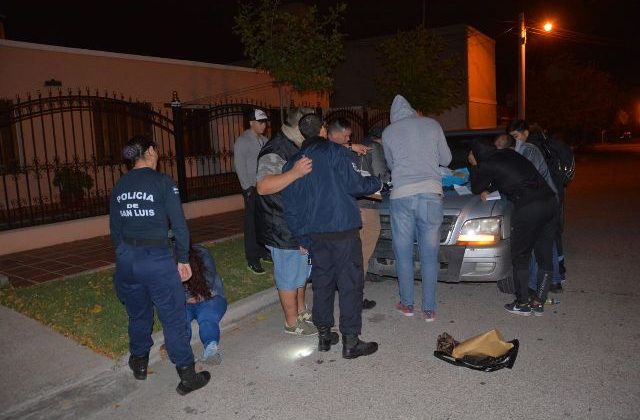 La Policía provincial detuvo a una mujer con cocaína y marihuana