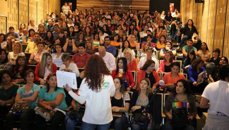 En Merlo se capacitaron unos 250 docentes para los Intercolegiales Culturales