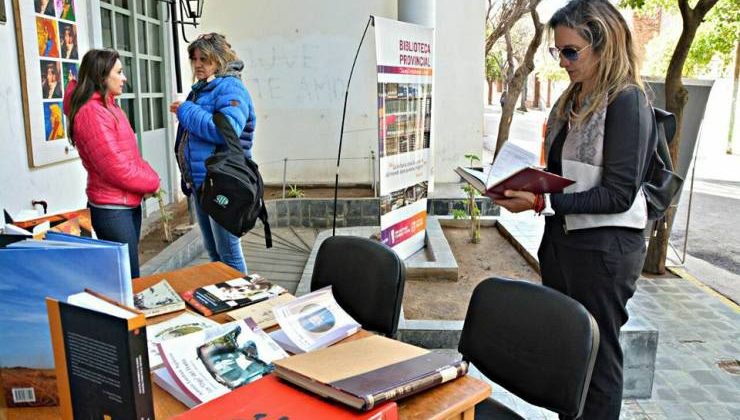 Expusieron libros en las calles de San Luis