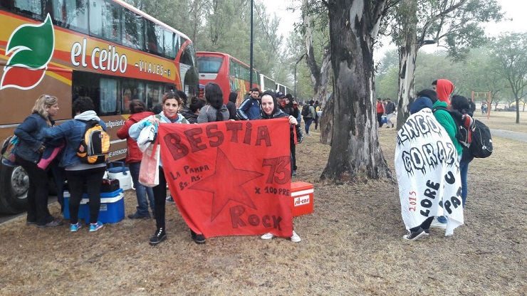 Los fanáticos de La Renga copan el Parque Costanera Río V