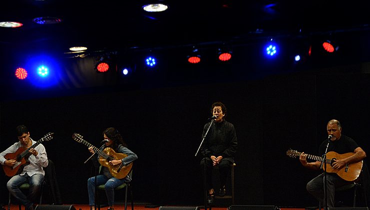 Los Bravo se presentaron en Terrazas haciendo gala de una variedad de estilos musicales