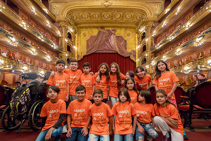 Los chicos de la Escuela “Misiones” realizaron una visita guiada por el Teatro Colón.