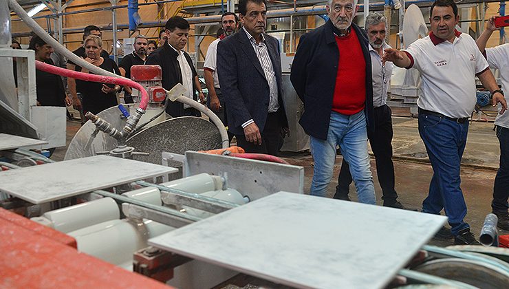 Cerámica San Luis vuelve a producir y a vender