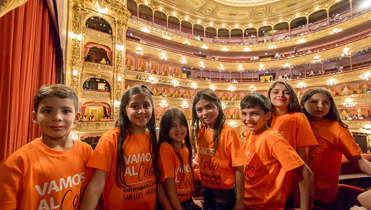 La obra “Alicia en el país de la maravillas” sorprendió a los chicos de la Escuela “Misiones”