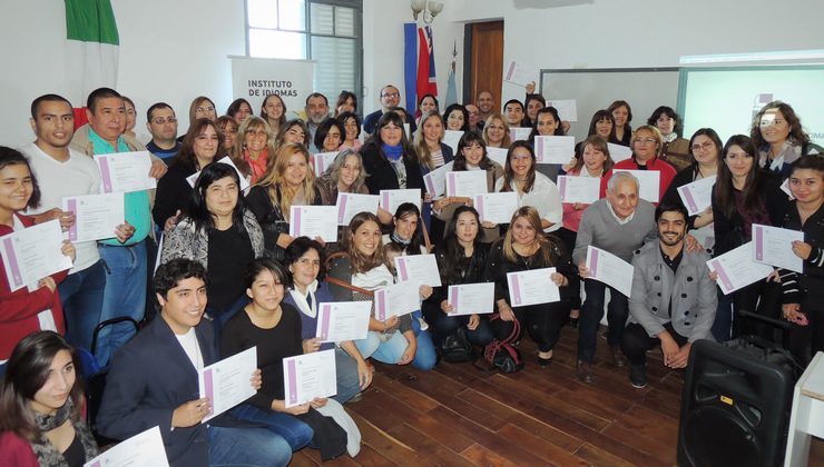 Alumnos del Instituto de Idiomas recibieron sus certificados