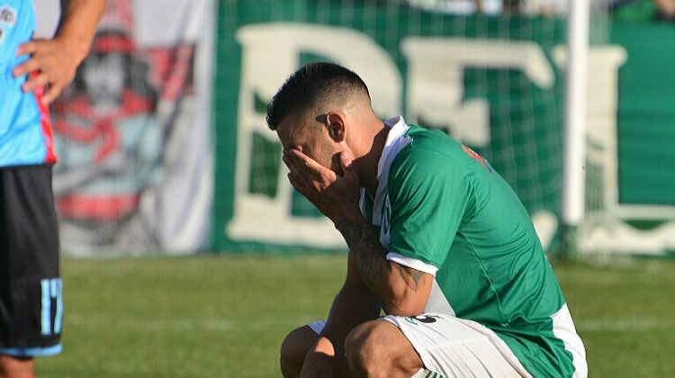 Estudiantes volvió a perder y está a un paso del descenso