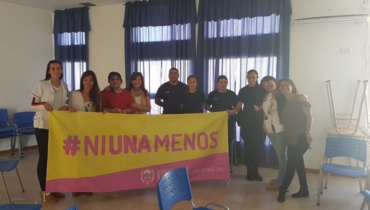 Capacitación sobre violencia de género para policías y personal del centro de salud de Unión