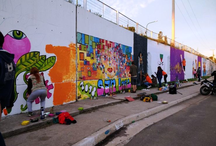 El Programa "Pinta San Luis" realizó una pintada colectiva en el Corredor Vial.