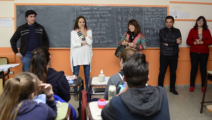 La ministra de Educación recorrió la Escuela “Maestras Lucio Lucero”