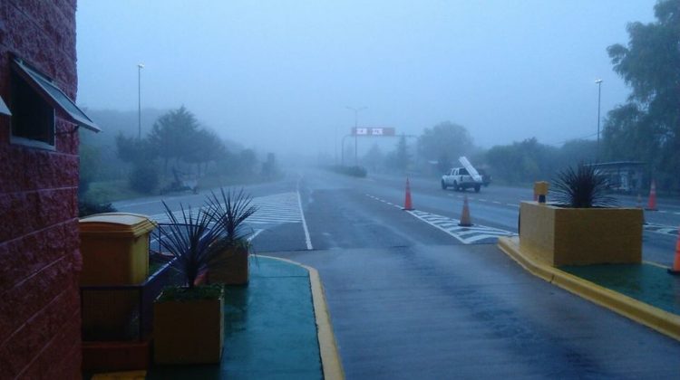 Por niebla, recomiendan transitar con precaución