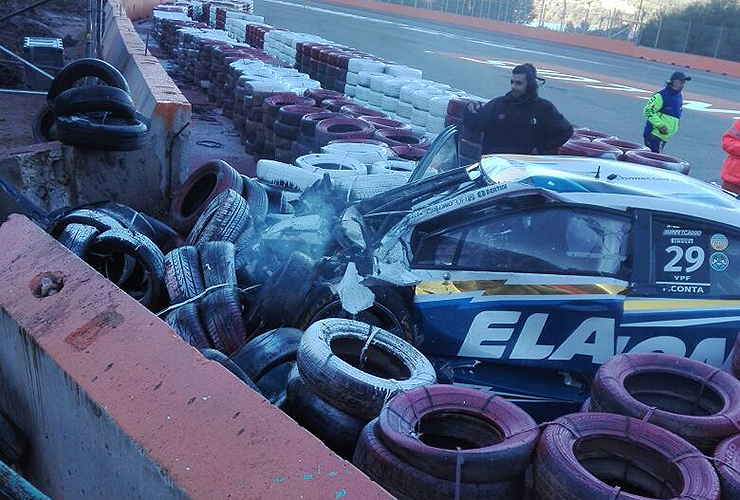Pese a un duro accidente, las medidas de seguridad respondieron a pleno.