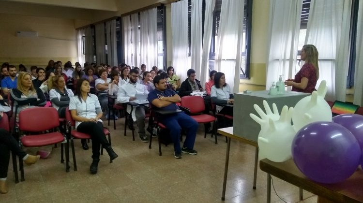 Lavado de manos: capacitan al personal del Hospital San Luis