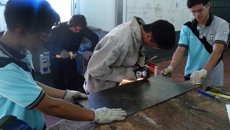 Alumnos de la Escuela “Avé Lallemant” construyen una extrusora para plasticos reciclados