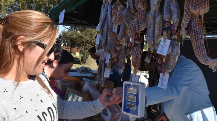 Ya comenzó la Feria de Pequeños y Medianos Productores