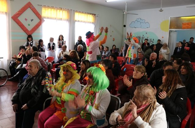 Fiesta y colorido para celebrar el Día Internacional de Toma de Conciencia Contra el Maltrato y Abuso del Adulto Mayor