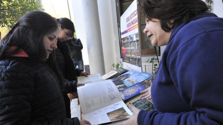 Los libros fueron una atracción en el centro puntano