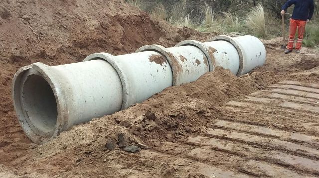 Realizaron un entubamiento para el paso de agua en la Ruta Provincial Nº 3 (n)