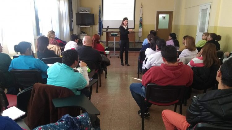 Comenzó el curso de lengua de señas para el personal del Hospital San Luis