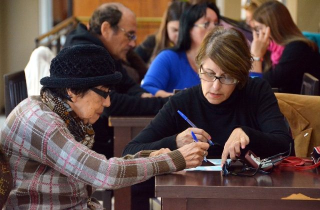 Folclore y ritmos latinos en el Club de Jóvenes Mayores