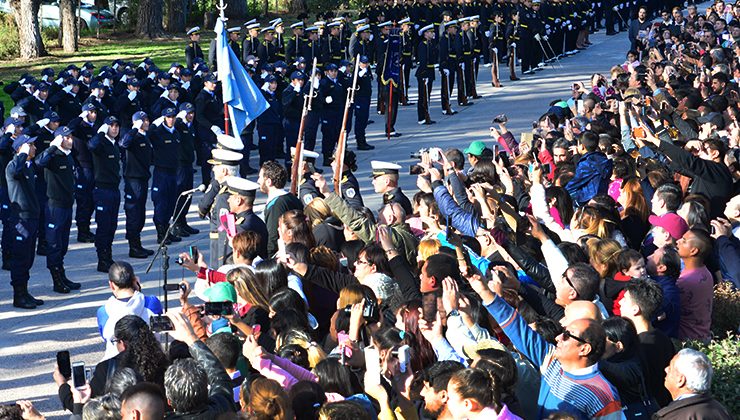 Más de 140 cadetes del ISSP juraron lealtad a la enseña patria