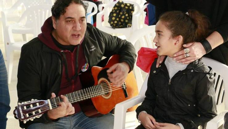 Los chicos de La Toma recibieron una clínica de teatro