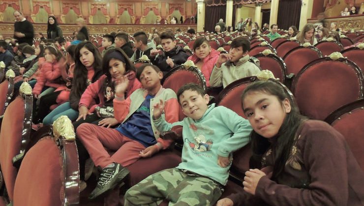 Estudiantes de escuelas de San Luis fueron espectadores de lujo en el Teatro Colón