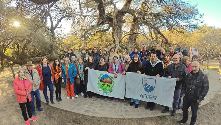 Con alegría y emoción, los ganadores de las Olimpíadas para Jubilados disfrutaron de su premio