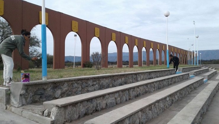 Preparan el Monumento de Toro Negro para el Día de la Bandera