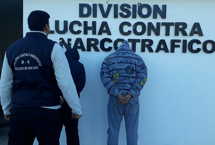 Los acusados por los dos centros de distribución de droga en el Eva Perón fueron trasladados al SPR.