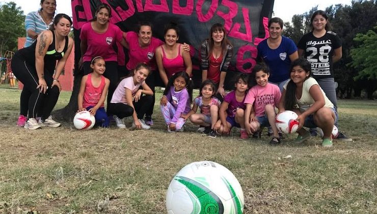 Abren una escuela de fútbol femenino en el Parque de las Naciones